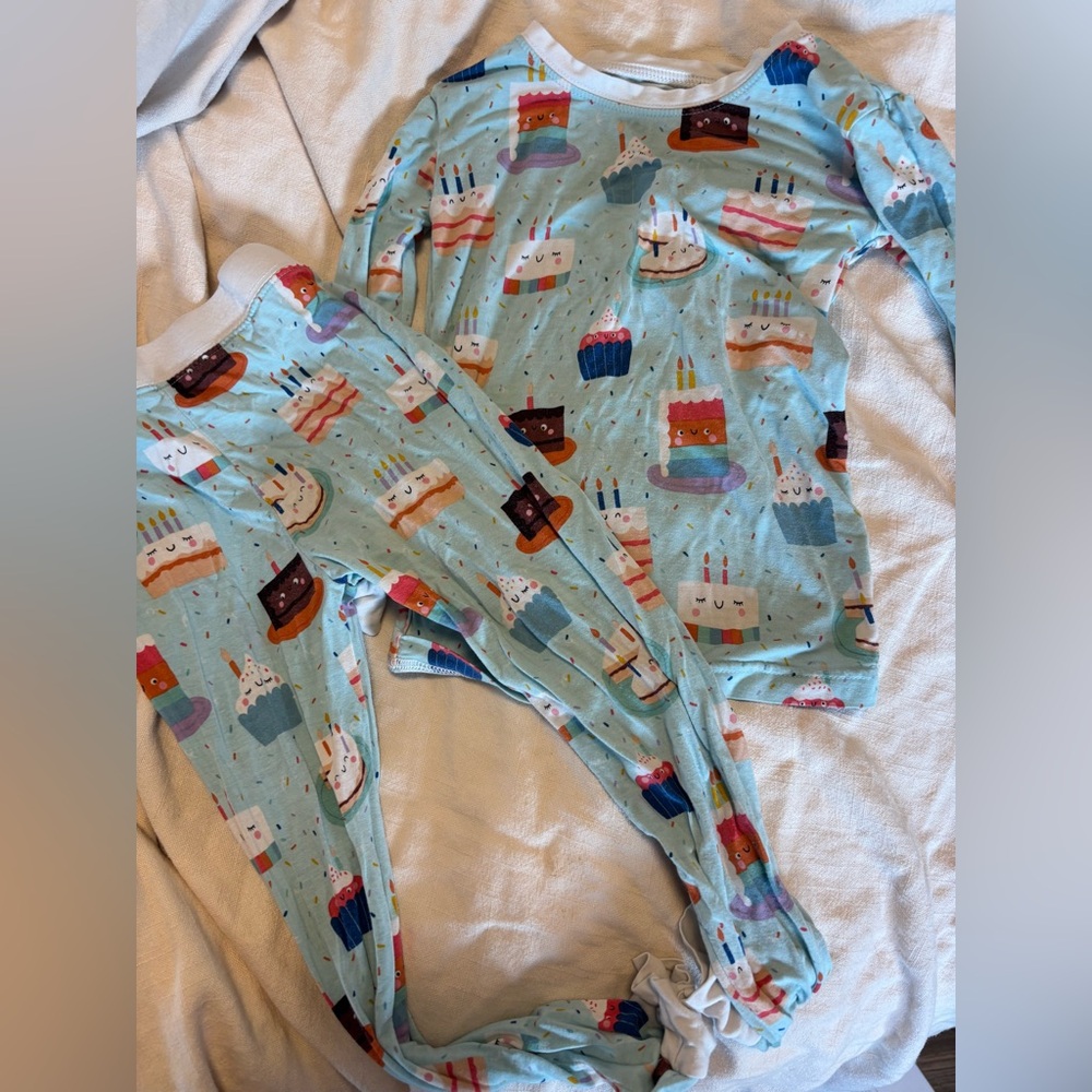 Little Sleepies birthday cake 3T pajamas
